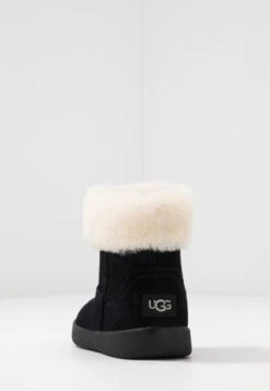 Ugg Jorie - Korte Laarzen - Black 10 Ugg Jorie - Korte Laarzen - Black -Ugg 0114561a422940f582b48b8bcd9d1dd2