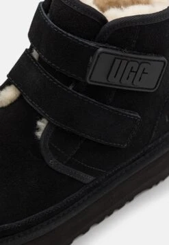Ugg Neumel Platform Unisex - Korte Laarzen - Black 11 Ugg Neumel Platform Unisex - Korte Laarzen - Black -Ugg 01b111a1822d4468a2ce057caabcbf04