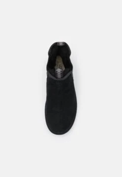 Ugg Neumel Chelsea - Korte Laarzen - Black 9 Ugg Neumel Chelsea - Korte Laarzen - Black -Ugg 051b31454a3a47a9ad88b18fb5ba5cea