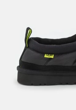 Ugg Tasman - Pantoffels - Black 11 Ugg Tasman - Pantoffels - Black -Ugg 0b1cb09c379a40a7be17436626c0cad3
