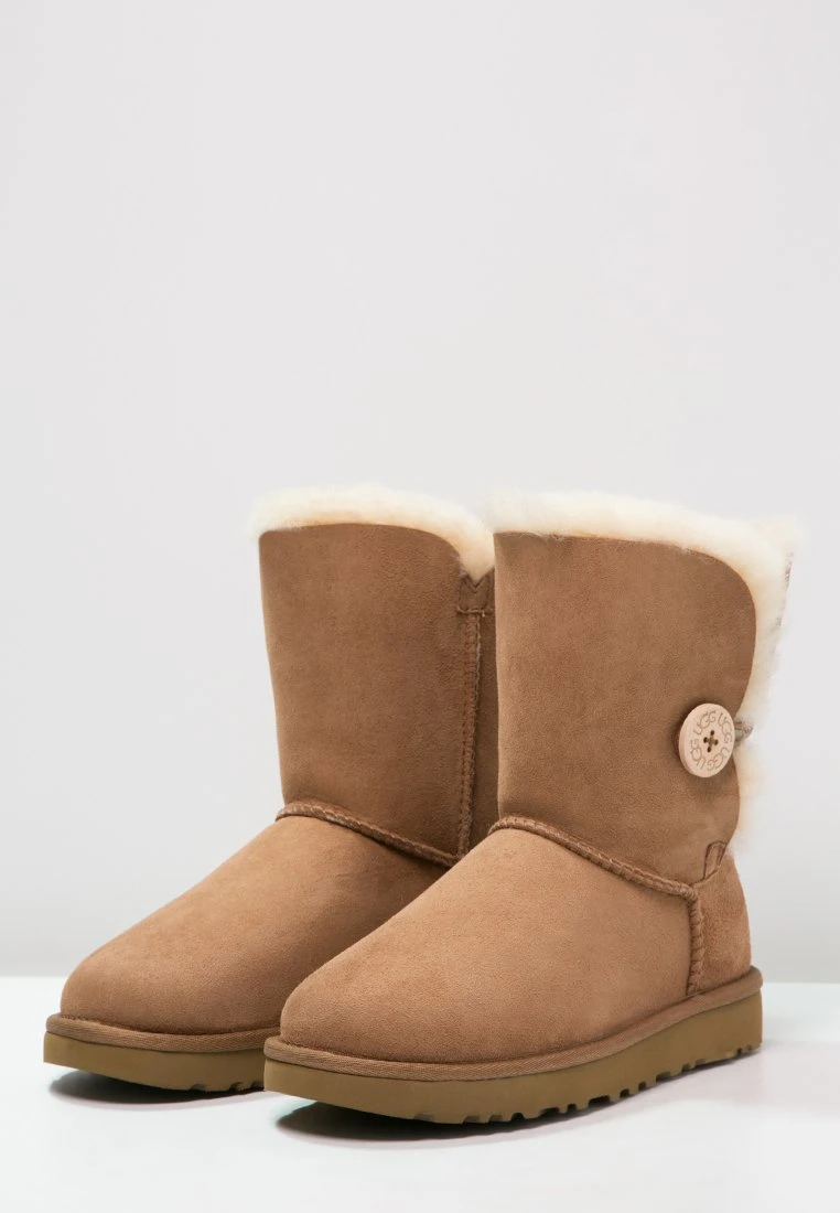 Ugg Bailey Button Ii - Korte Laarzen - Chestnut 4 Ugg Bailey Button Ii - Korte Laarzen - Chestnut - Afbeelding 4