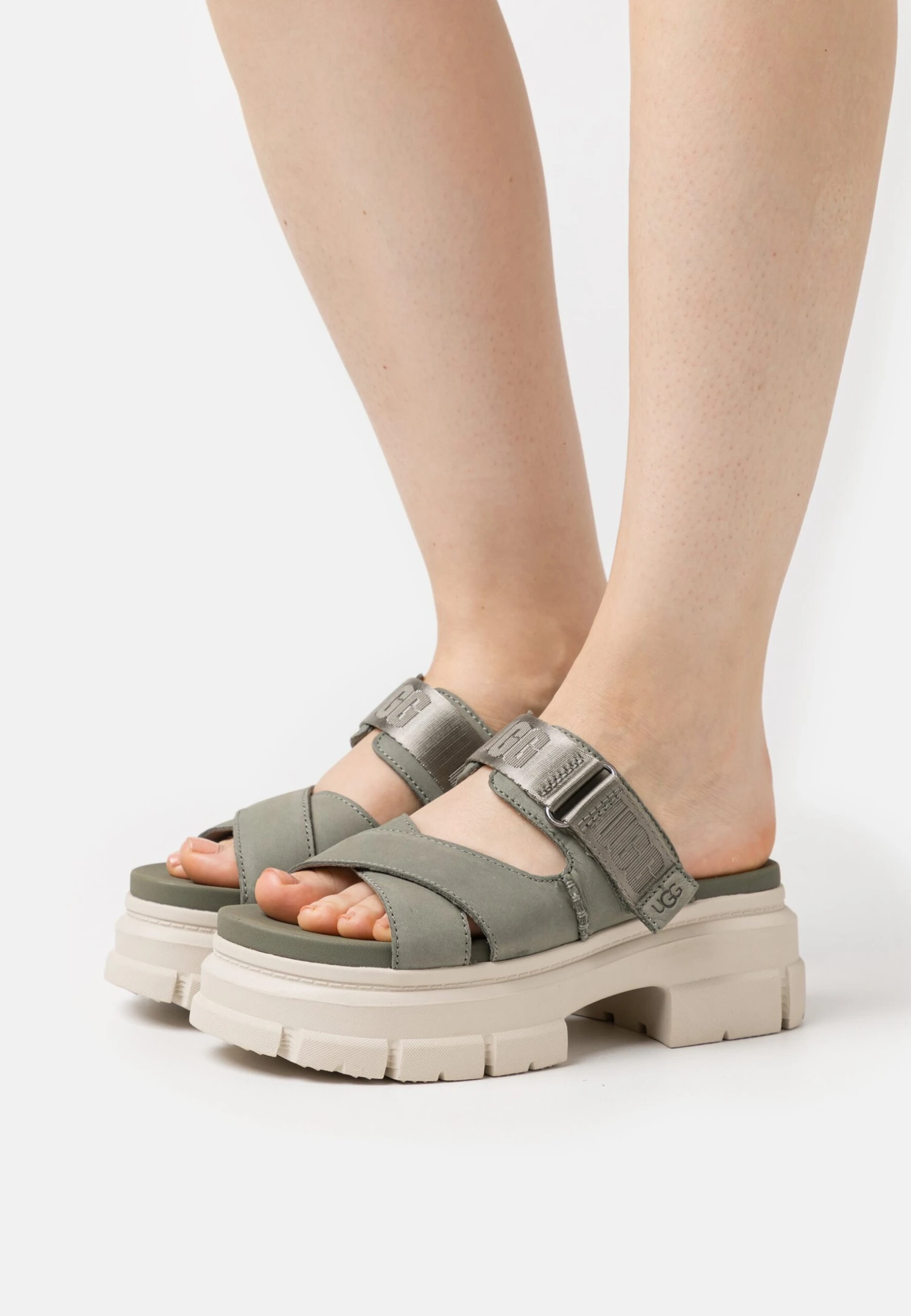 Ugg Ashton Slide - Muiltjes Met Hak - Moss Green 1 Ugg Ashton Slide - Muiltjes Met Hak - Moss Green