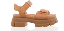UGG Damessandaal Chunky Zool - Camel - Maat 39