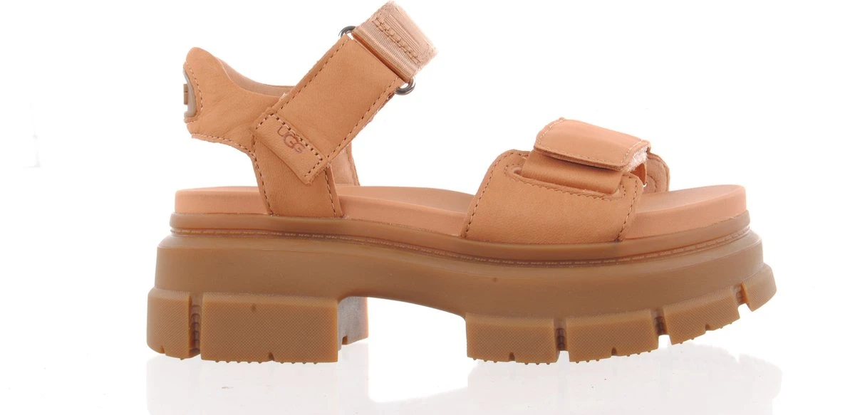 UGG Damessandaal Chunky Zool - Camel - Maat 39 1 UGG Damessandaal Chunky Zool - Camel - Maat 39
