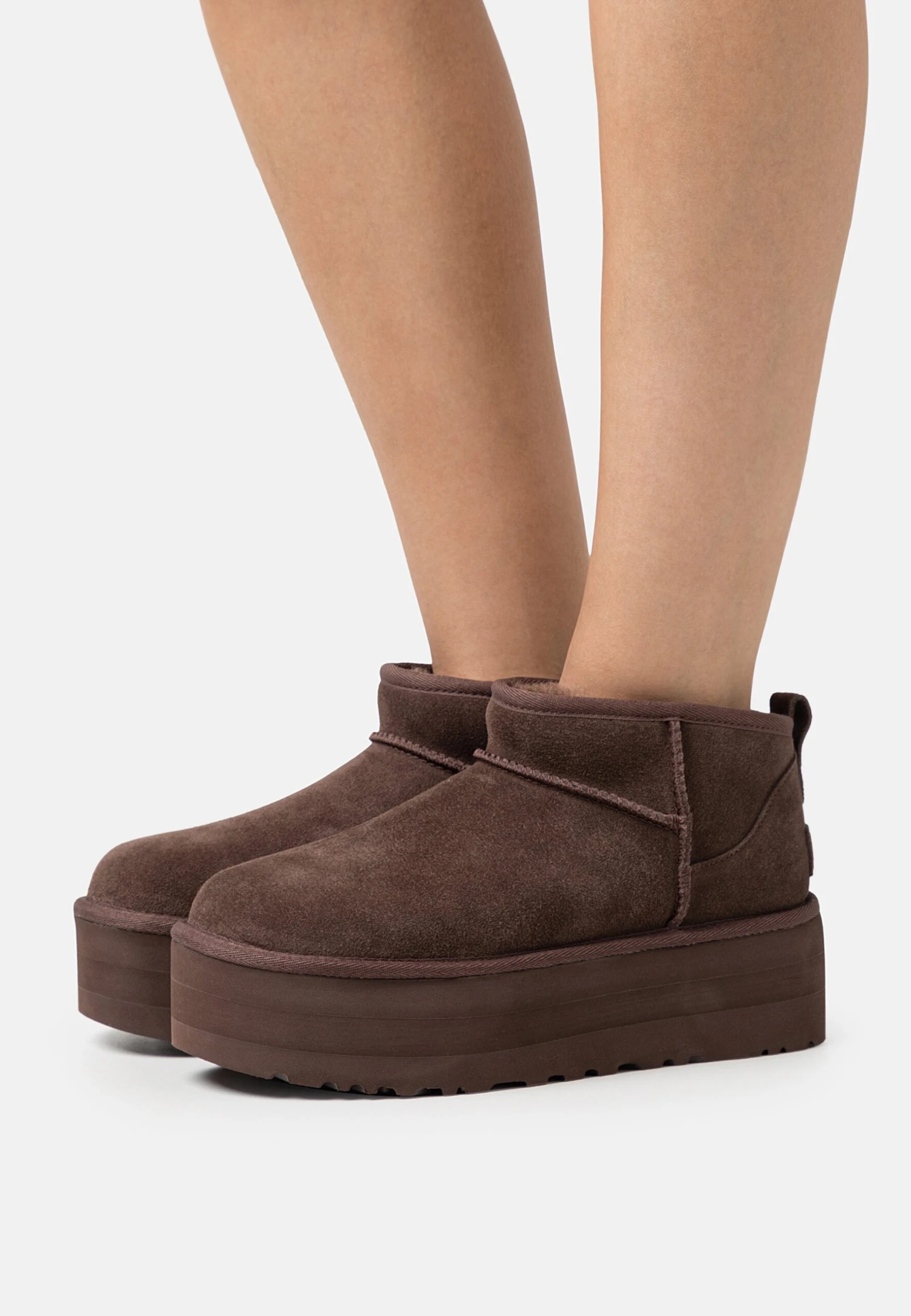 Ugg Classic Ultra Mini Platform - Enkellaarsjes Met Plateauzool - Burnt Cedar 1 Ugg Classic Ultra Mini Platform - Enkellaarsjes Met Plateauzool - Burnt Cedar