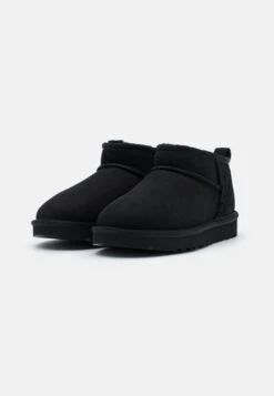 Ugg Classic Ultra - Korte Laarzen - Black 12 Ugg Classic Ultra - Korte Laarzen - Black -Ugg 1df0a5a8d3fa4179a46d4fd24d457e1d