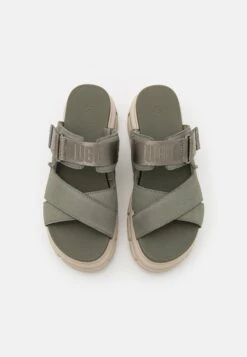 Ugg Ashton Slide - Muiltjes Met Hak - Moss Green 11 Ugg Ashton Slide - Muiltjes Met Hak - Moss Green -Ugg 20439dfd11094678ba81eec5223c63ca