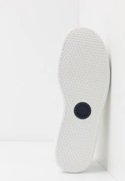 Ugg South Bay- Sneakers Laag - White -Ugg 20bac35ceaa344bbbd7902cb65bda0d3