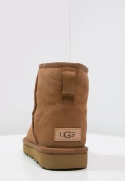 Ugg Classic Mini - Korte Laarzen - Chestnut -Ugg 2c73471909fa416c86789dc7e5642da5