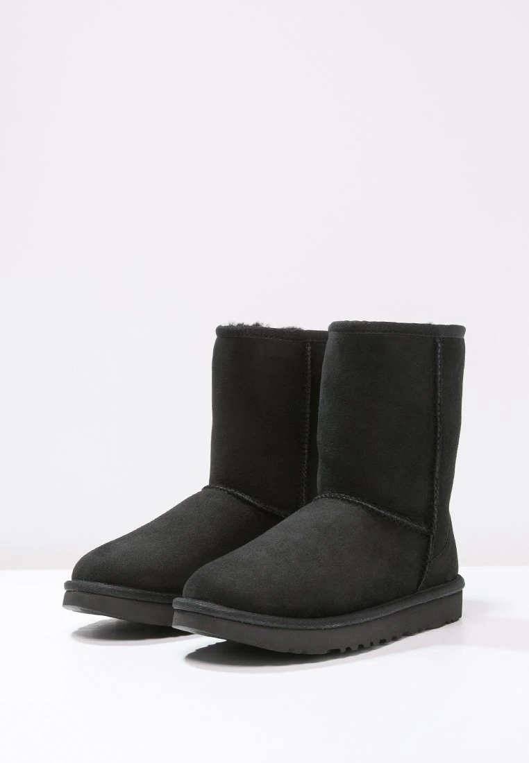 Ugg Classic Short - Korte Laarzen - Black 4 Ugg Classic Short - Korte Laarzen - Black - Afbeelding 4