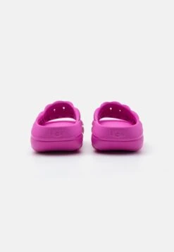 Ugg Foamo Slide - Muiltjes - Dragon Fruit 9 Ugg Foamo Slide - Muiltjes - Dragon Fruit -Ugg 30485cde7ebb43d2ac402bd52046d198
