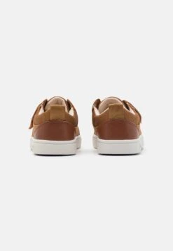 Ugg Rennon Unisex - Sneakers Laag - Chestnut 8 Ugg Rennon Unisex - Sneakers Laag - Chestnut -Ugg 357cc2fd6edf4497b587667710b39fd8