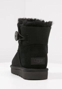 Ugg Mini Bailey Button - Korte Laarzen - Black 15 Ugg Mini Bailey Button - Korte Laarzen - Black -Ugg 3af02698da08458fbde1b4be0c1ab269