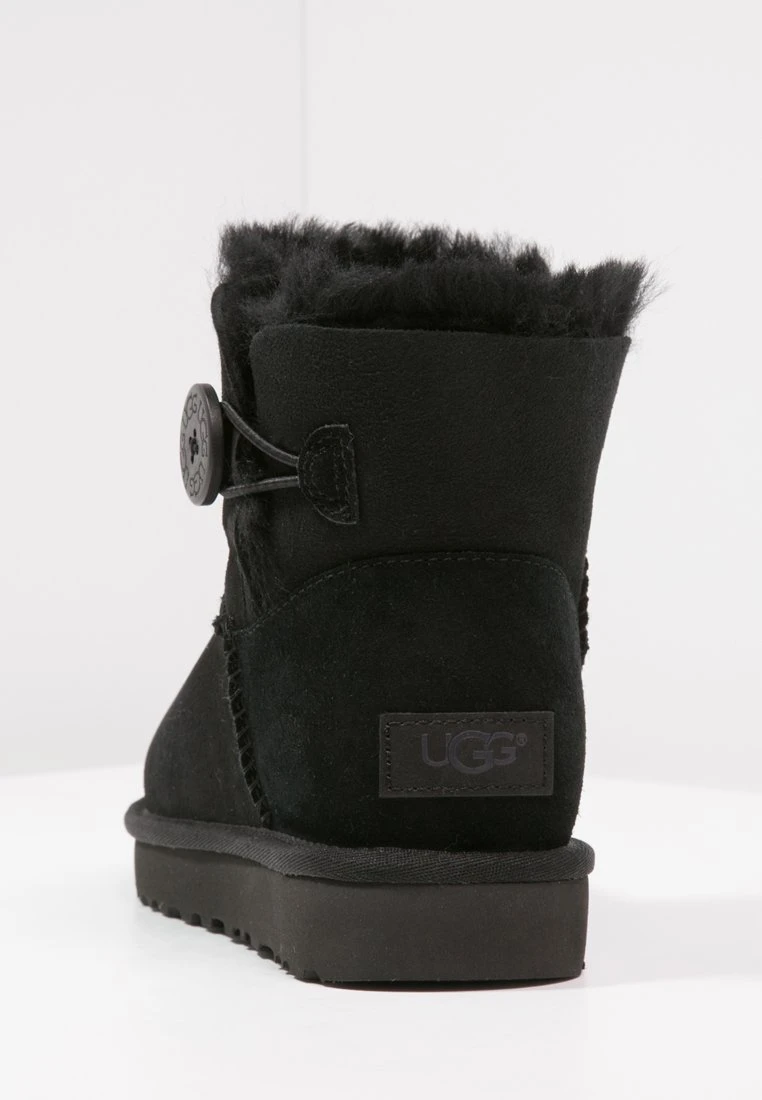 Ugg Mini Bailey Button - Korte Laarzen - Black 7 Ugg Mini Bailey Button - Korte Laarzen - Black - Afbeelding 7