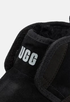 Ugg Accessible Neumel Ez-Fit Unisex - Korte Laarzen - Black 11 Ugg Accessible Neumel Ez-Fit Unisex - Korte Laarzen - Black -Ugg 3efe433853314f1db51b378b157d66e7