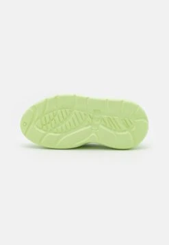 Ugg Sport Yeah- Instappers - Melon Green 10 Ugg Sport Yeah- Instappers - Melon Green -Ugg 432209c23aa5442aba854345bc5750f5