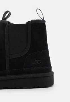 Ugg Neumel Chelsea - Korte Laarzen - Black 11 Ugg Neumel Chelsea - Korte Laarzen - Black -Ugg 4767f01ce848449aa0e409fbc0e2b107