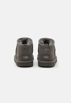 Ugg Classic Ultra Mini Unisex - Korte Laarzen - Grey 8 Ugg Classic Ultra Mini Unisex - Korte Laarzen - Grey -Ugg 4cdfcf3259974e828a29604e03b7a9fa