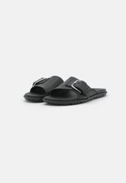 Ugg Solivan Buckle Slide - Muiltjes - Black 8 Ugg Solivan Buckle Slide - Muiltjes - Black -Ugg 5153019481d449fcbbd357af512384a0