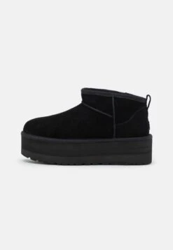 Ugg Classic Ultra Mini Platform - Enkellaarsjes Met Plateauzool - Black 10 Ugg Classic Ultra Mini Platform - Enkellaarsjes Met Plateauzool - Black -Ugg 5412660305c3430d9f5b18d419622515