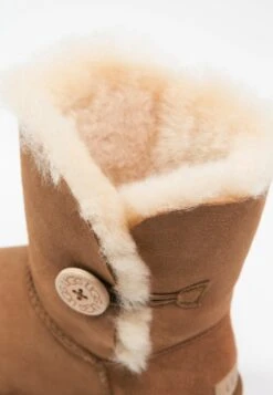 Ugg Bailey Button Ii - Korte Laarzen - Chestnut 13 Ugg Bailey Button Ii - Korte Laarzen - Chestnut -Ugg 552b1fe50f2f4cf4b37289496cf94bc7