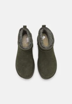Ugg Classic Ultra Mini Platform - Enkellaarsjes Met Plateauzool - Moss Green 11 Ugg Classic Ultra Mini Platform - Enkellaarsjes Met Plateauzool - Moss Green -Ugg 55fcb48c30d1437c926b52207fae74f0
