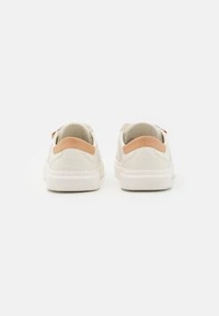 Ugg Alameda Lace - Sneakers Laag - Bright White 9 Ugg Alameda Lace - Sneakers Laag - Bright White -Ugg 5b44a31781264d65ae04c92bf2bce1d2