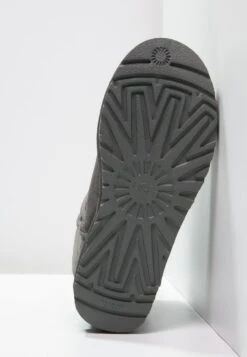 Ugg Mini Bailey Bow - Korte Laarzen - Grey 12 Ugg Mini Bailey Bow - Korte Laarzen - Grey -Ugg 5beedd16bb374cde961fbdec66297c95
