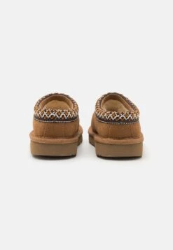 Ugg Tasman Ii Unisex - Instappers - Chestnut 8 Ugg Tasman Ii Unisex - Instappers - Chestnut -Ugg 63c97cf6bca54c9a802a3eab807f990a