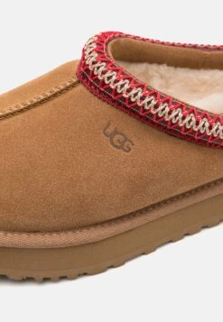 Ugg Tazz Unisex - Pantoffels - Chestnut 17 Ugg Tazz Unisex - Pantoffels - Chestnut -Ugg 64823e331c6e497da16774db5c44ddd7