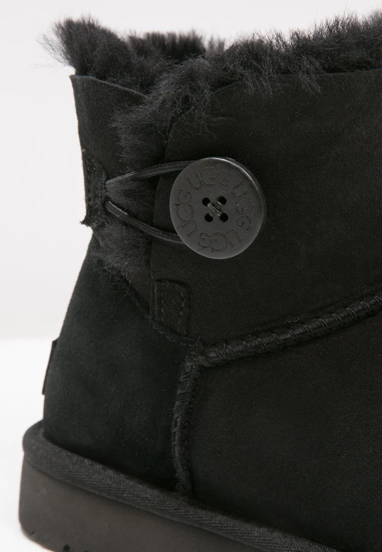 Ugg Mini Bailey Button - Korte Laarzen - Black 9 Ugg Mini Bailey Button - Korte Laarzen - Black - Afbeelding 9