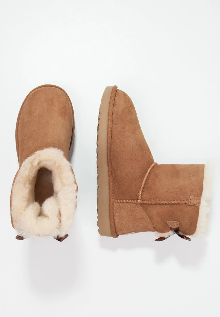 Ugg Mini Bailey Bow - Korte Laarzen - Chestnut 8 Ugg Mini Bailey Bow - Korte Laarzen - Chestnut - Afbeelding 8