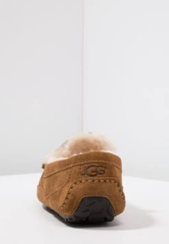 Ugg Ascot - Pantoffels - Cognac 9 Ugg Ascot - Pantoffels - Cognac -Ugg 6c5c7511e8844b1f8743ee2eb35f9430