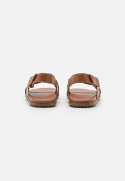 Ugg Solivan Slingback - Sandalen - Tan 9 Ugg Solivan Slingback - Sandalen - Tan -Ugg 7011aa780b82432ab94b95393b4c8126