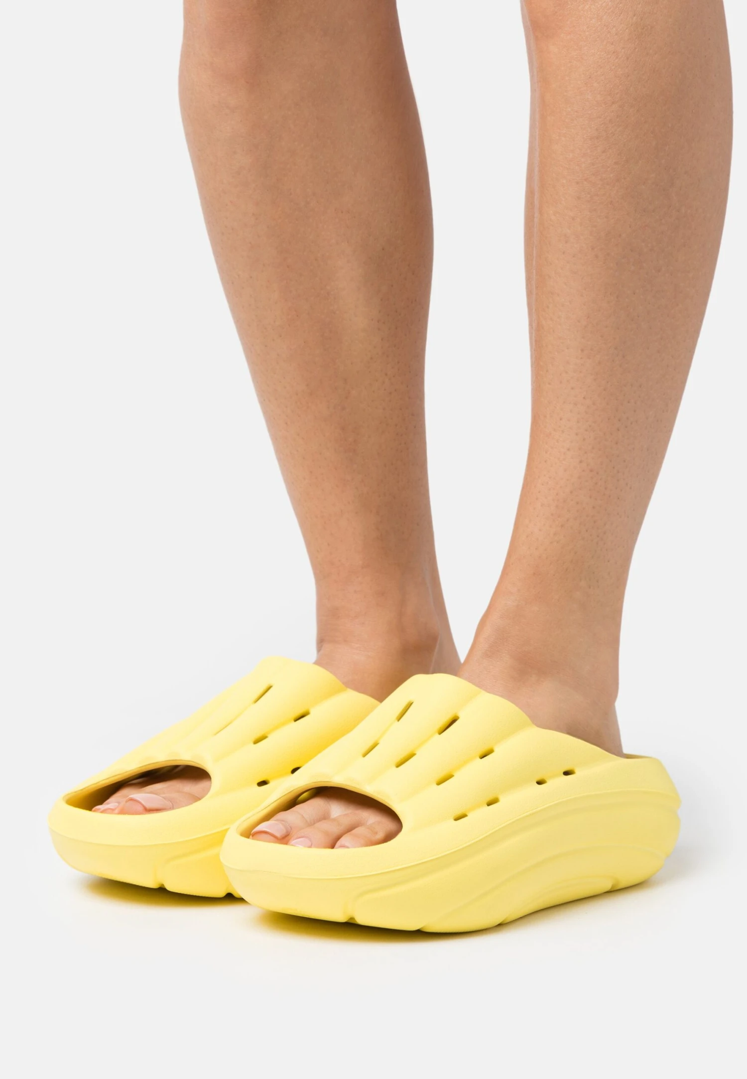 Ugg Foamo Slide - Muiltjes - Sunny Yellow 1 Ugg Foamo Slide - Muiltjes - Sunny Yellow