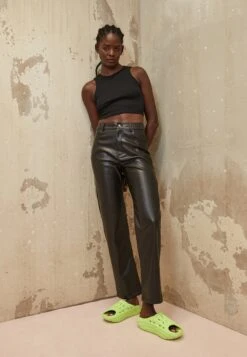 Ugg Foamo Slide - Muiltjes - Pale Chartreuse 9 Ugg Foamo Slide - Muiltjes - Pale Chartreuse -Ugg 708d8c59f1da4492a596a3b913b529a7