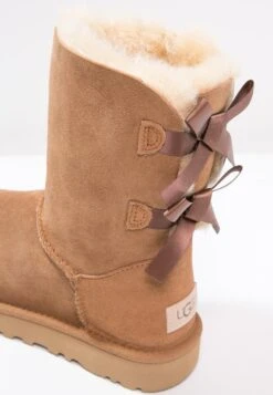 Ugg Bailey Bow - Korte Laarzen - Chestnut -Ugg 73254e64785b4e00837b22423fa171db