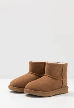 Ugg Classic Mini Ii Unisex - Korte Laarzen - Chestnut -Ugg 79a79b57e9cc499a9c07601f4e0e39da