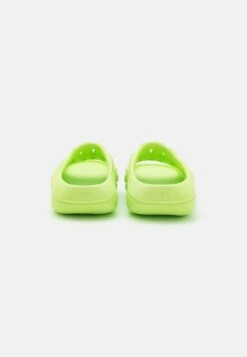 Ugg Foamo Slide - Muiltjes - Pale Chartreuse 11 Ugg Foamo Slide - Muiltjes - Pale Chartreuse -Ugg 7dea2fb7924e48328656aa935fade38c