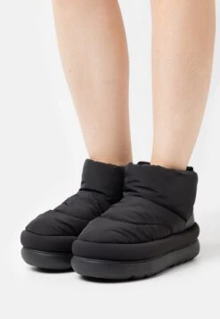 Ugg Classic Maxi Mini - Snowboots- Black 10 Ugg Classic Maxi Mini - Snowboots- Black -Ugg 809ba54ca1f643c983616fee4b634904
