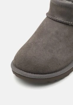 Ugg Classic Ultra Mini Unisex - Korte Laarzen - Grey 11 Ugg Classic Ultra Mini Unisex - Korte Laarzen - Grey -Ugg 816197c9f3ab451795cf5bf05c798edd