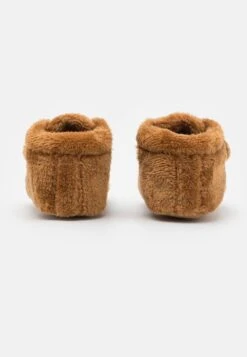 Ugg Bixbee And Lovey Bear Stuffie Set - Geboortegeschenk - Chestnut 9 Ugg Bixbee And Lovey Bear Stuffie Set - Geboortegeschenk - Chestnut -Ugg 885ab4372d574a779e5cb8079ec574cc