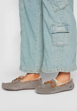 Ugg Dakota - Pantoffels - Pewter 11 Ugg Dakota - Pantoffels - Pewter -Ugg 8872796252974625a4c221ab2e96717a