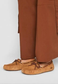 Ugg Dakota - Pantoffels - Chestnut 11 Ugg Dakota - Pantoffels - Chestnut -Ugg 89e94429d3ae4609be92b6187fcdbfce