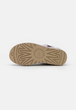 Ugg Mini Bailey Button Bling - Korte Laarzen - June Gloom 10 Ugg Mini Bailey Button Bling - Korte Laarzen - June Gloom -Ugg 89eed0a9631a41dcab09aee23ed6fe96