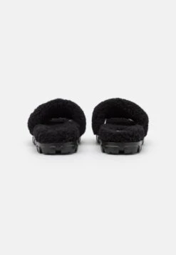 Ugg Cozetta Curly - Pantoffels - Black 9 Ugg Cozetta Curly - Pantoffels - Black -Ugg 8bb4003d14164fe2bc74aab53d0ad898
