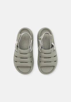 Ugg Sport Yeah - Sandalen - Moss Green 11 Ugg Sport Yeah - Sandalen - Moss Green -Ugg 8e23298c42494e7180dbbbfbc47699bb