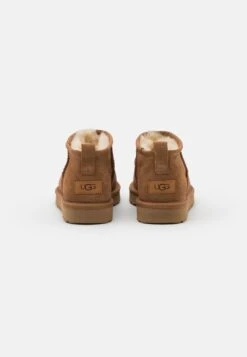 Ugg Classic Ultra - Korte Laarzen - Chestnut 13 Ugg Classic Ultra - Korte Laarzen - Chestnut -Ugg 9287fbcb008149b595faf894438e4cfd
