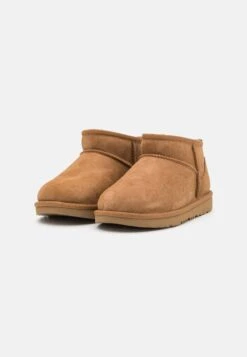Ugg Classic Ultra Mini Unisex - Korte Laarzen - Chestnut 13 Ugg Classic Ultra Mini Unisex - Korte Laarzen - Chestnut -Ugg 92adb5af0cc64424aa7ab38433116d04