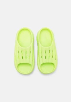 Ugg Foamo Slide - Muiltjes - Pale Chartreuse 13 Ugg Foamo Slide - Muiltjes - Pale Chartreuse -Ugg 93d63c2bc8dc4d1c8ff56025f707cbad